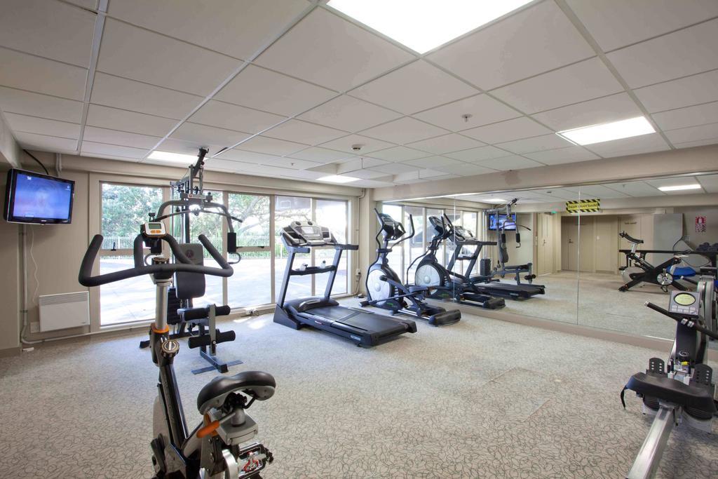 Vr Takapuna Auckland Exterior foto The gym at the University of Roehampton